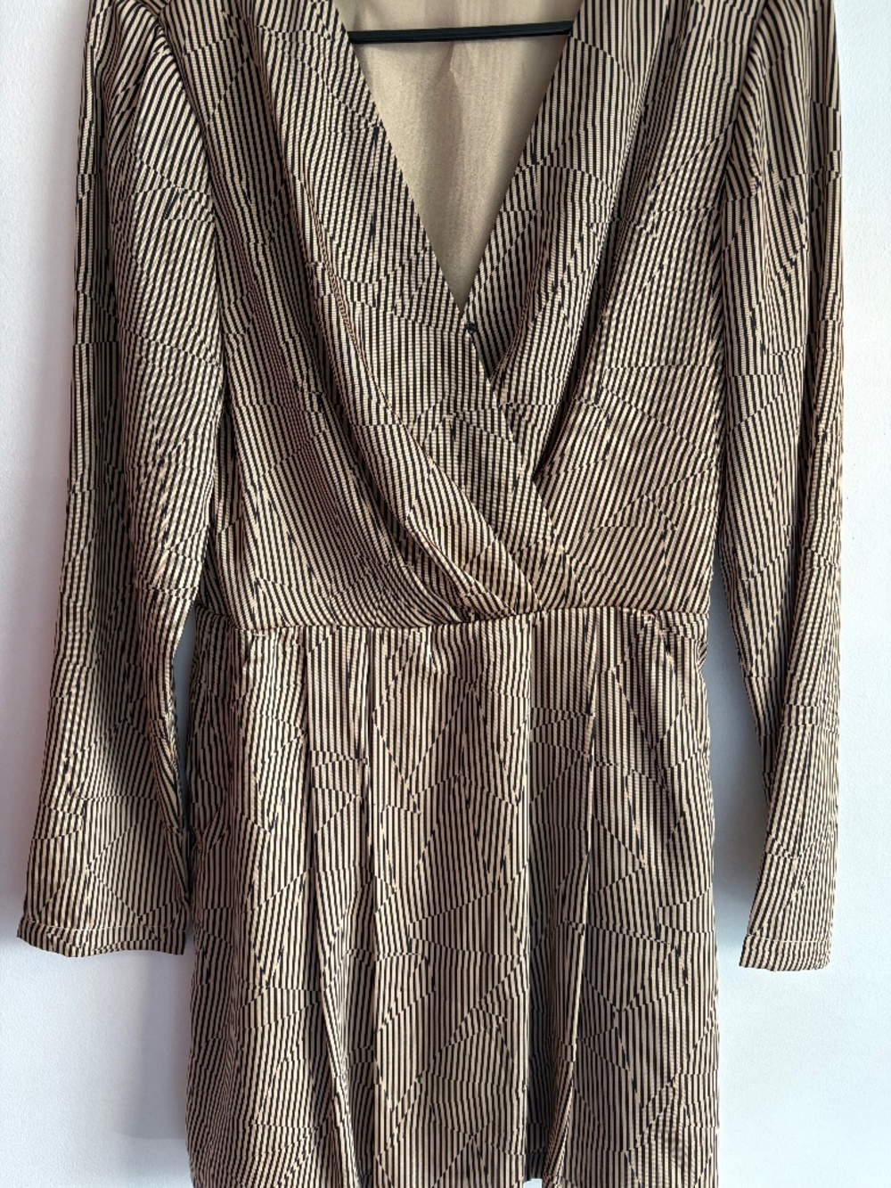 Dynamite Dress - size S